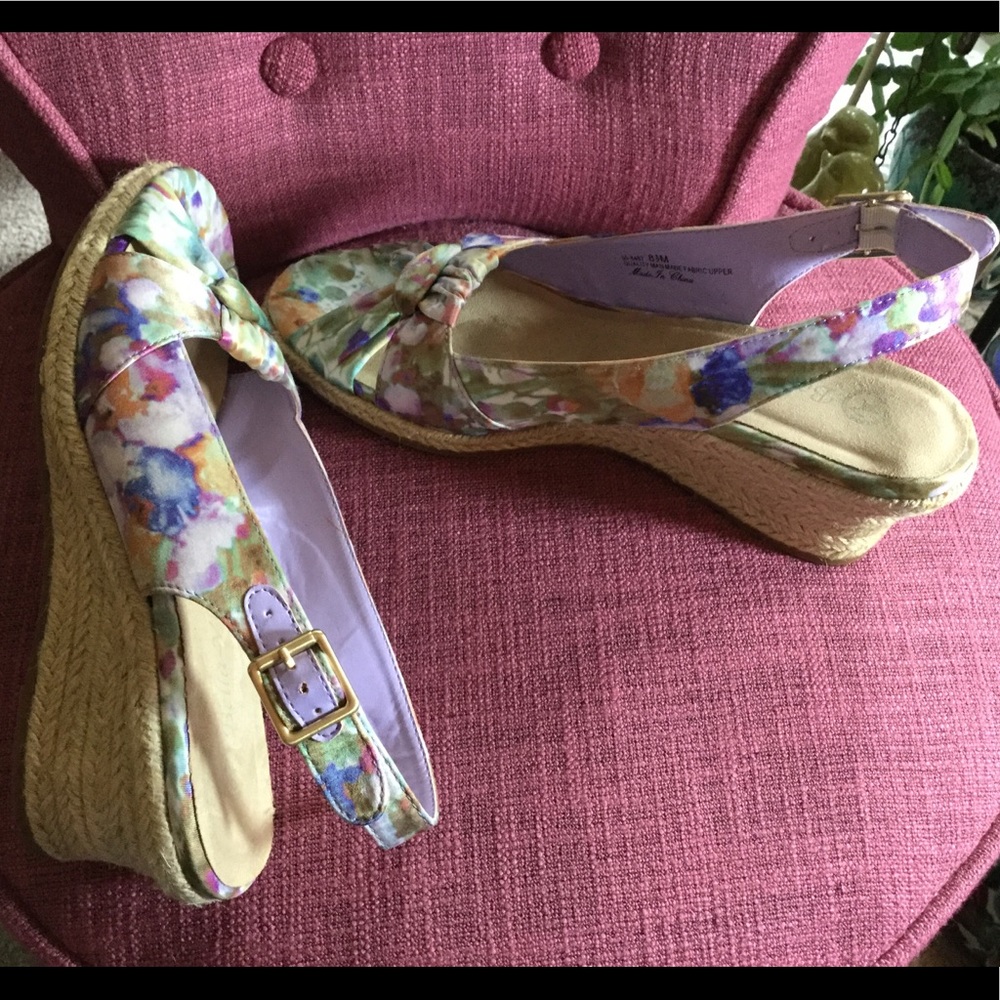 Bella-Vita Wedges from Brighton Size 8 1/2